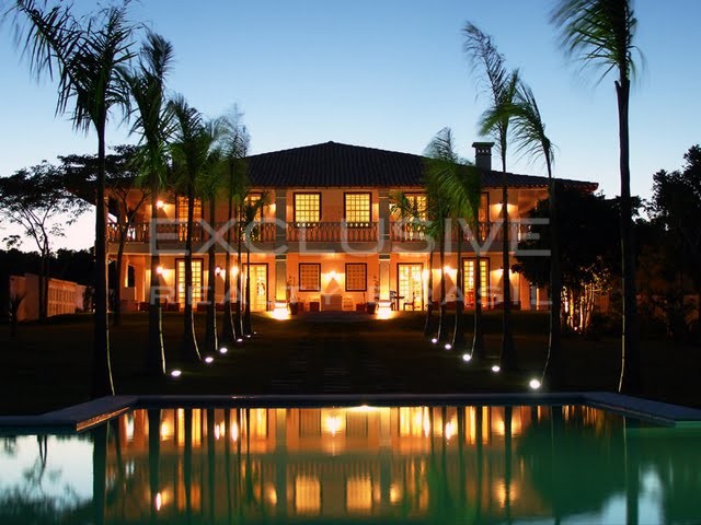 Colonial-style clifftop house above Pitinga beach, Arraial d’Ajuda