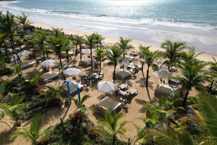 15-suite hotel on 4,445 m², a short walk from Nativos beach