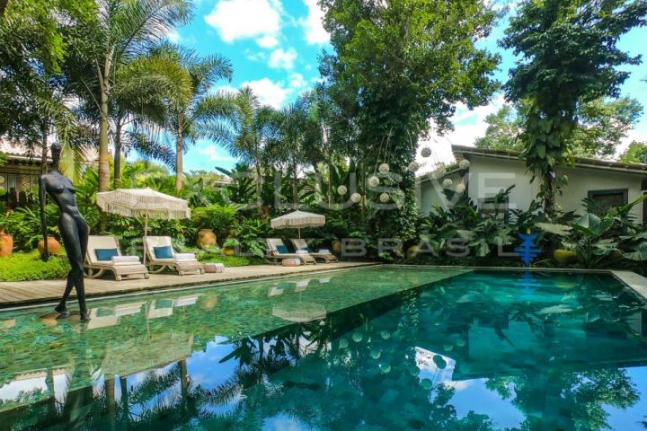 Award-winning boutique hotel with 6 villas, 400 m from the Quadrado