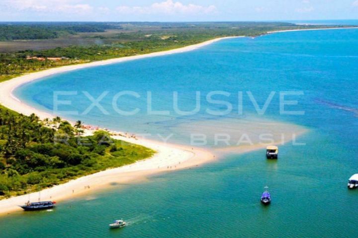 28.7-hectare beachfront development land with 285 m of beach, Santo André