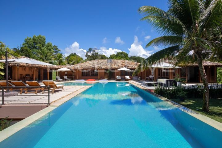 Casa com 6 suítes e piscina com raia no Terravista Golf