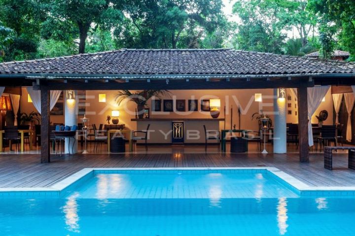 2-suite house with hotel services in a small community, Trancoso